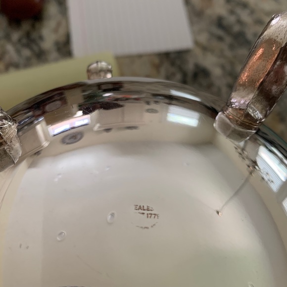 Water Pitcher with Ice Guard, Vintage Eales 1779 Silverplate - Picture 5 of 5